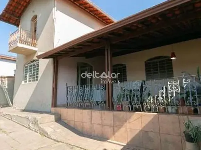 Casa com 380m² 3 quartos e 2 banheiros, para alugar, no bairro Planalto em Belo Horizonte