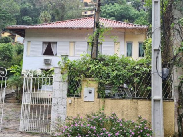 Casa à venda, no bairro Posse em Petrópolis