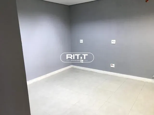 Casa com 318m² 1 quarto e 2 banheiros, à venda, no bairro Cambuí em Campinas