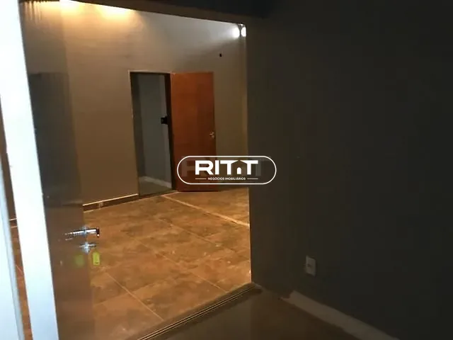 Casa com 318m² 1 quarto e 2 banheiros, à venda, no bairro Cambuí em Campinas