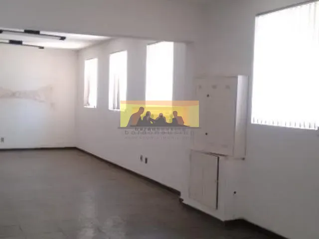 Casa com 478m², para alugar, no bairro Cambuí em Campinas