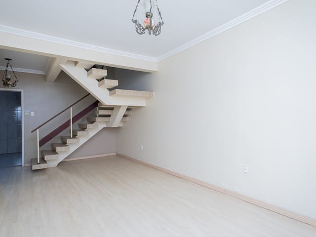 Casa 3 quartos e 2 banheiros, à venda ou para alugar, no bairro Porto em Pelotas