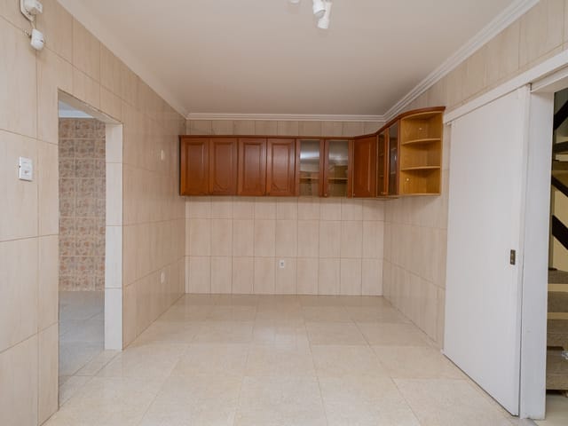 Casa 3 quartos e 2 banheiros, à venda ou para alugar, no bairro Porto em Pelotas