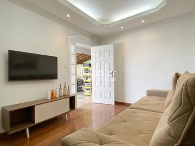 Casa com 210m² 2 quartos e 2 banheiros, para alugar, no bairro Heliópolis em Belo Horizonte