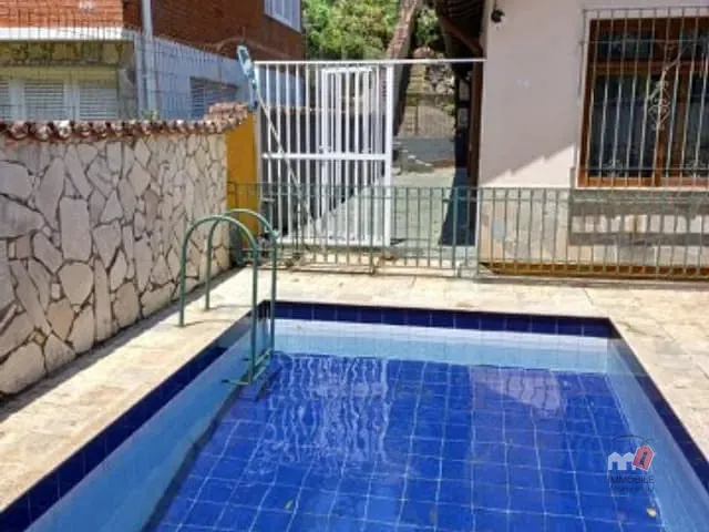 Casa com 411m², à venda, no bairro Castelanea em Petrópolis