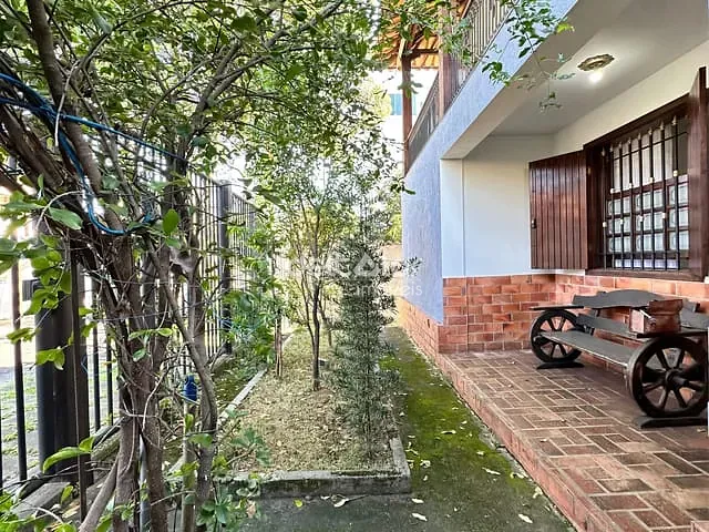 Casa com 360m² 4 quartos e 4 banheiros, à venda, no bairro Planalto em Belo Horizonte