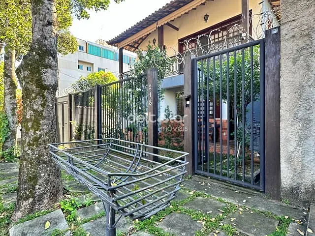Casa com 360m² 4 quartos e 4 banheiros, à venda, no bairro Planalto em Belo Horizonte
