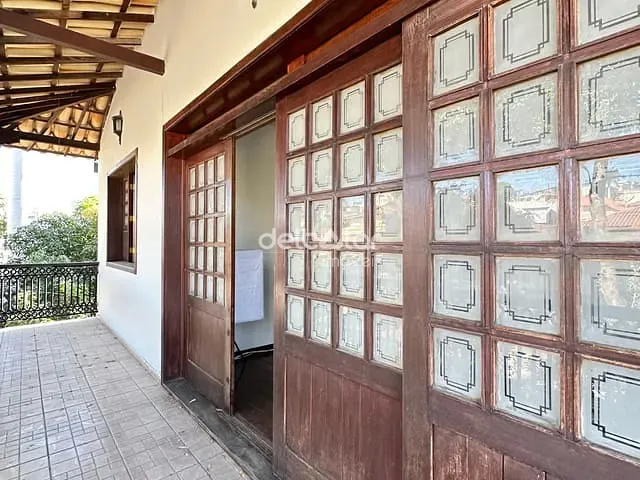 Casa com 360m² 4 quartos e 4 banheiros, à venda, no bairro Planalto em Belo Horizonte
