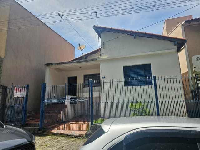 Casa 3 quartos e 2 banheiros, à venda, no bairro Centro em Aparecida