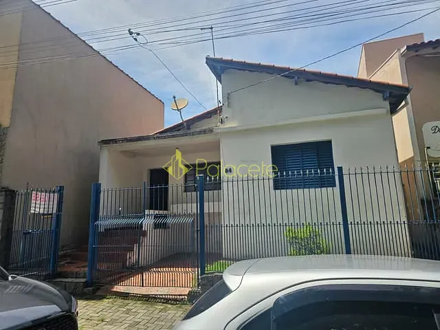 Casa 3 quartos e 2 banheiros, à venda, no bairro Centro em Aparecida