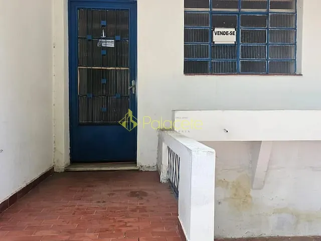 Casa 3 quartos e 2 banheiros, à venda, no bairro Centro em Aparecida
