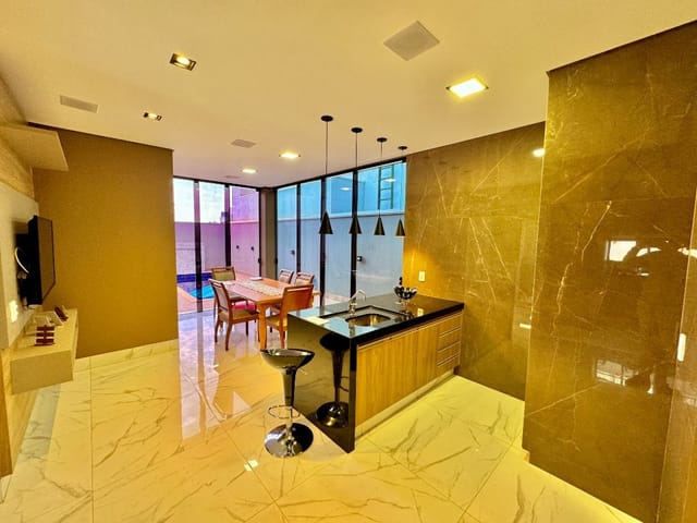 Foto do Casa - Casa com 3 dormitórios à venda, 158 m² por R$ 1.400.000,00 - Estância dos Ipês - Uberaba/MG | ZUCATO IMOBILIARIA LTDA