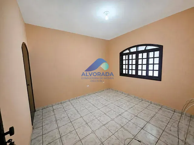 Casa 2 quartos e 1 banheiro, à venda, no bairro Bosque dos Eucaliptos em São José dos Campos