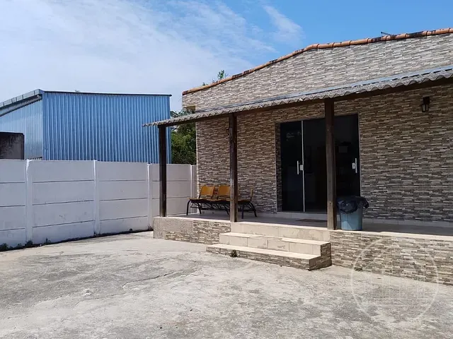 Casa com 300m² 3 quartos e 2 banheiros, à venda, no bairro Vila Schunck em Embu-Guaçu