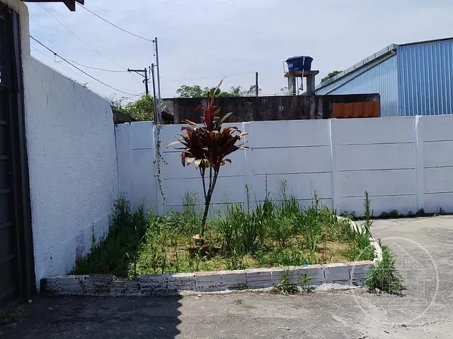 Casa com 300m² 3 quartos e 2 banheiros, à venda, no bairro Vila Schunck em Embu-Guaçu