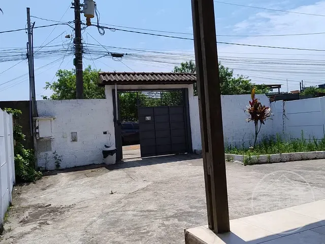 Casa com 300m² 3 quartos e 2 banheiros, à venda, no bairro Vila Schunck em Embu-Guaçu