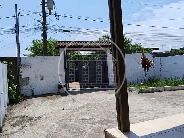 Casa com 300m² 3 quartos e 2 banheiros, à venda, no bairro Vila Schunck em Embu-Guaçu