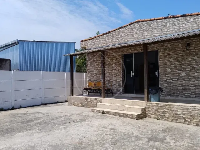 Casa com 300m² 3 quartos e 2 banheiros, à venda, no bairro Vila Schunck em Embu-Guaçu