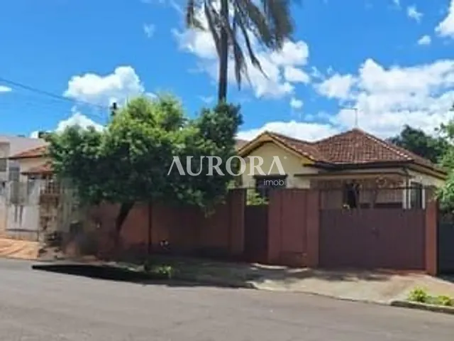 Casa com 656m² 3 quartos e 1 banheiro, à venda, no bairro Centro em Londrina