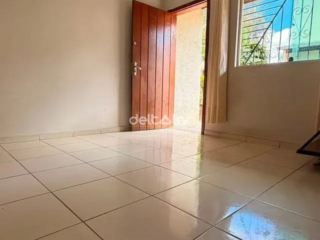 Casa com 78m² 2 quartos e 2 banheiros, para alugar, no bairro Céu Azul em Belo Horizonte