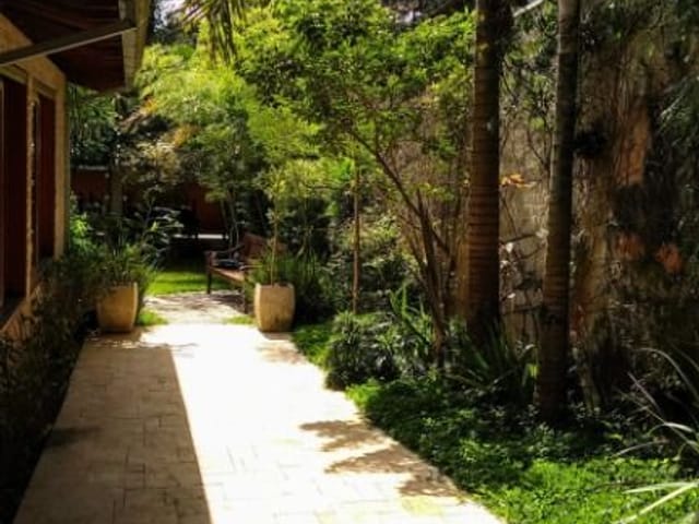Casa com 1300m² 5 quartos e 9 banheiros, à venda, no bairro Pedras em Cotia