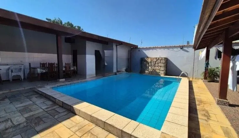 Casa, 4 quartos, 151 m² - Foto 1