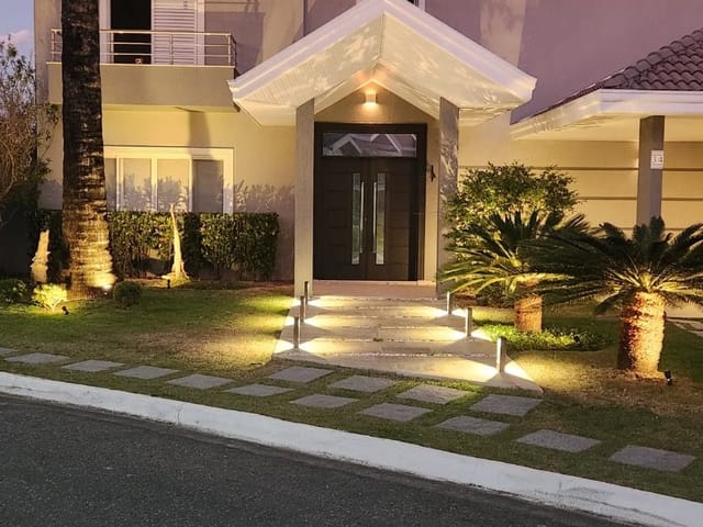 Casa com 437m² 4 quartos e 2 banheiros, à venda, no bairro Urbanova em São José dos Campos