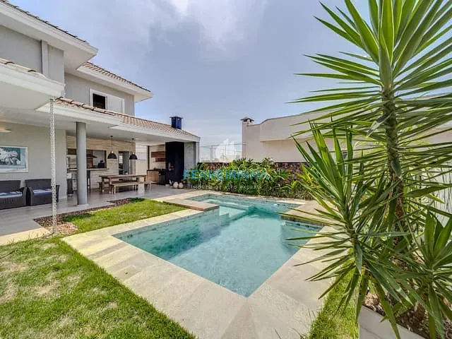 Casa com 437m² 4 quartos e 2 banheiros, à venda, no bairro Urbanova em São José dos Campos