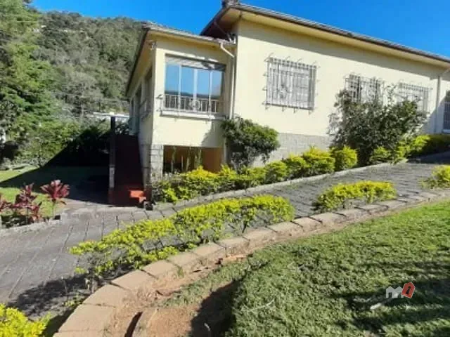 Casa com 1200m², à venda, no bairro Quitandinha em Petrópolis