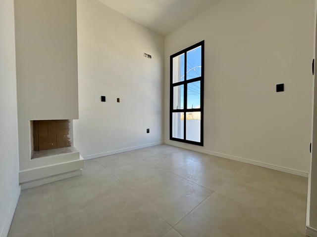 Casa com 66m² 2 quartos e 1 banheiro, à venda, no bairro Areal em Pelotas