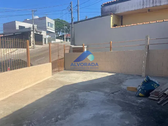 Casa com 250m² 3 quartos e 1 banheiro, para alugar, no bairro Jardim Satélite em São José dos Campos