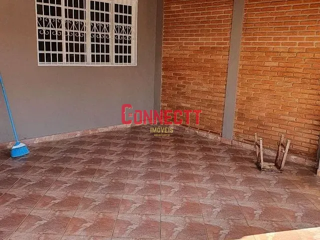 Casa com 203m² 3 quartos e 2 banheiros, à venda, no bairro Vila Tiberio em Ribeirão Preto