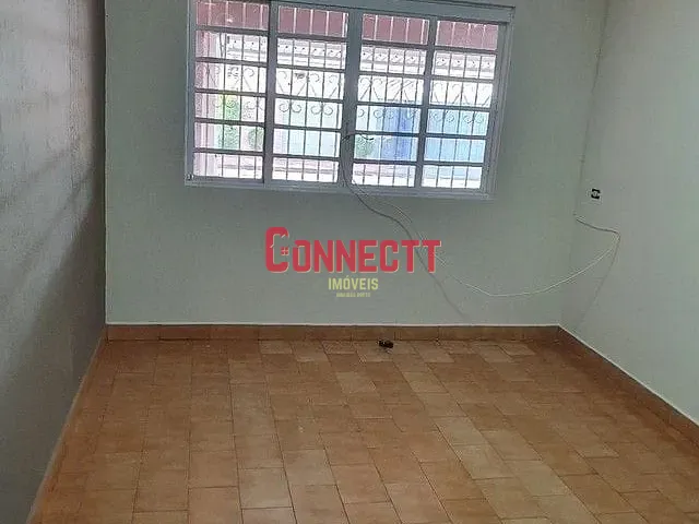 Casa com 203m² 3 quartos e 2 banheiros, à venda, no bairro Vila Tiberio em Ribeirão Preto
