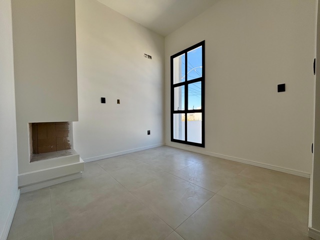 Casa com 139m² 2 quartos e 1 banheiro, à venda, no bairro Areal em Pelotas