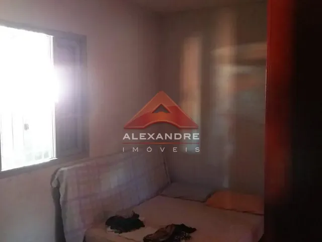 Casa com 300m² 3 quartos e 1 banheiro, à venda, no bairro Vila Industrial em São José dos Campos