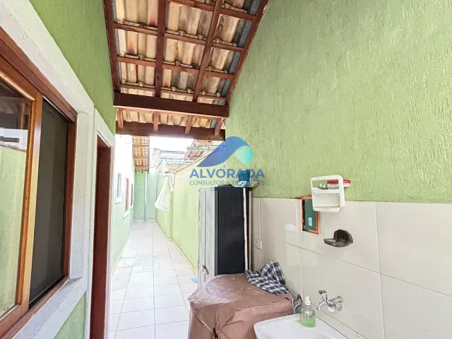 Casa 3 quartos e 2 banheiros, à venda, no bairro Jardim das Indústrias em São José dos Campos