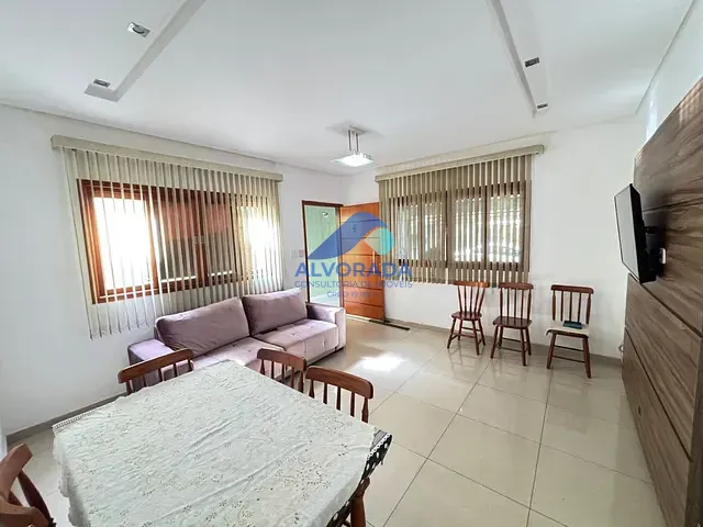 Casa 3 quartos e 2 banheiros, à venda, no bairro Jardim das Indústrias em São José dos Campos