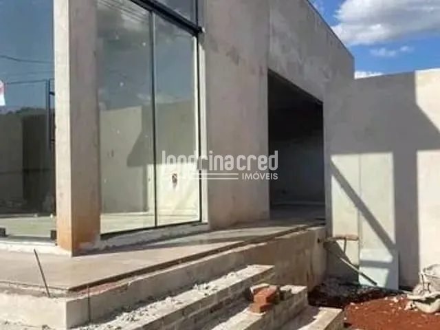 Casa 3 quartos e 3 banheiros, à venda, no bairro Centro em Rolândia