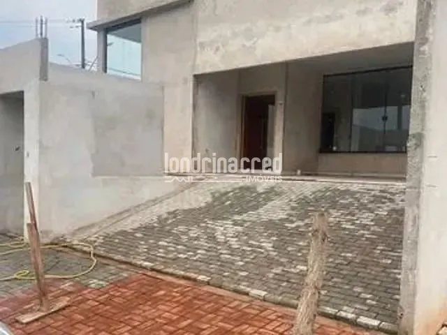 Casa 3 quartos e 3 banheiros, à venda, no bairro Centro em Rolândia