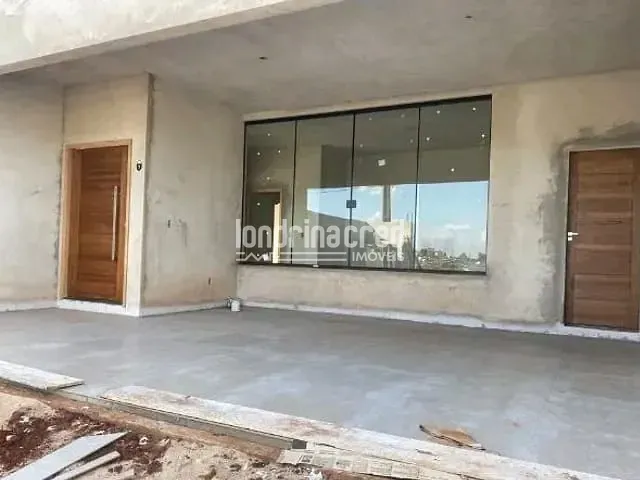 Casa 3 quartos e 3 banheiros, à venda, no bairro Centro em Rolândia