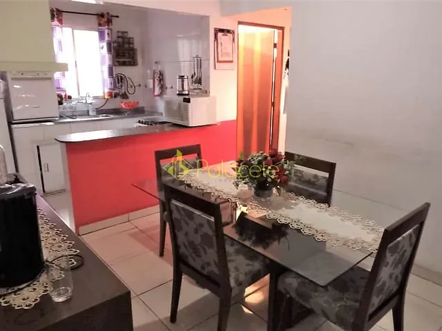 Casa com 270m² 2 quartos e 2 banheiros, à venda, no bairro Residencial Campos Maia em Pindamonhangaba
