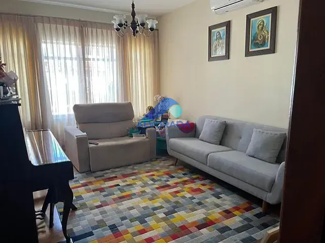 Casa com 300m² 2 quartos e 1 banheiro, à venda, no bairro Vila Industrial em São José dos Campos