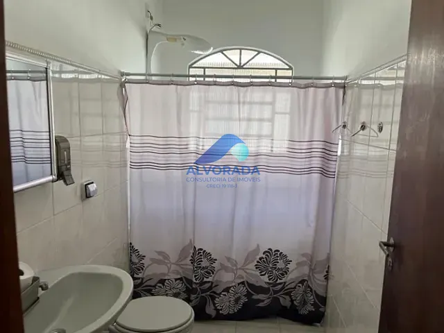 Casa com 300m² 2 quartos e 1 banheiro, à venda, no bairro Vila Industrial em São José dos Campos