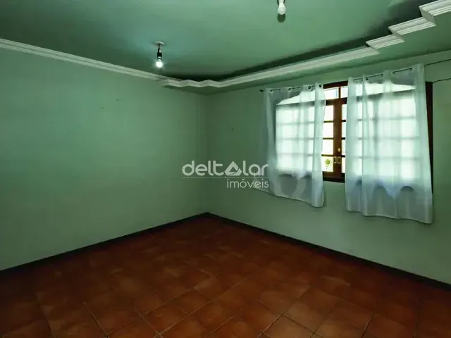 Casa com 78m² 3 quartos e 1 banheiro, para alugar, no bairro Santa Mônica em Belo Horizonte