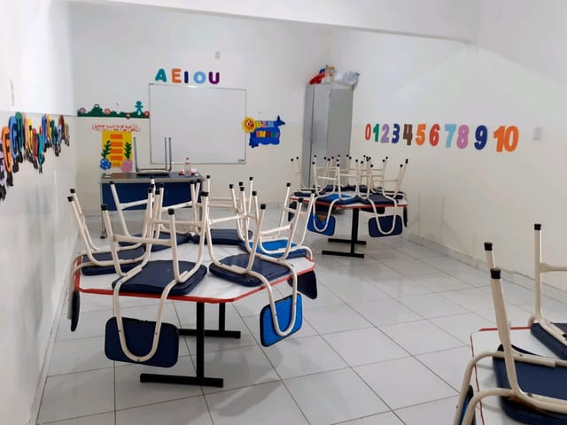 Casa com 600m² 5 quartos e 3 banheiros, à venda, no bairro Doutor Sílvio Botelho em Boa Vista