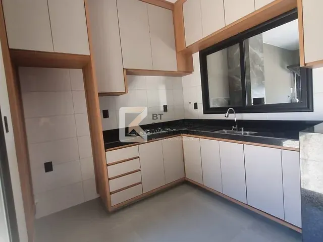Casa com 150m² 3 quartos e 2 banheiros, à venda, no bairro Jardim Bom Sucesso em Indaiatuba
