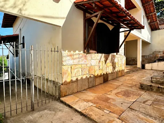 Casa com 360m² 4 quartos e 3 banheiros, à venda, no bairro Floramar em Belo Horizonte