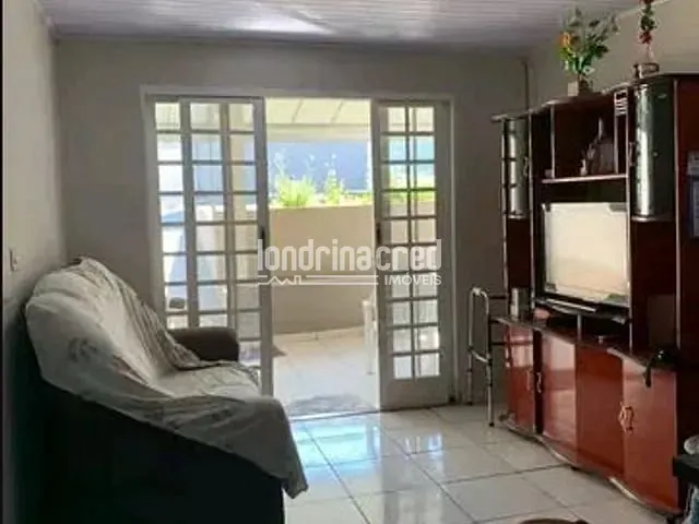 Casa com 205m² 3 quartos e 2 banheiros, à venda, no bairro João Paz em Londrina