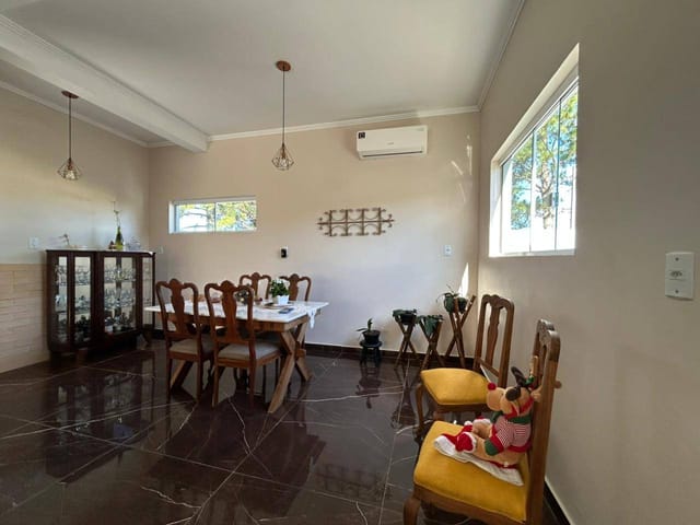 Casa com 300m² 2 quartos e 2 banheiros, à venda, no bairro Laranjal em Pelotas