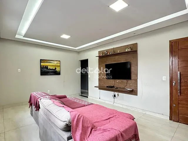 Casa com 379m² 3 quartos e 3 banheiros, para alugar, no bairro Planalto em Belo Horizonte